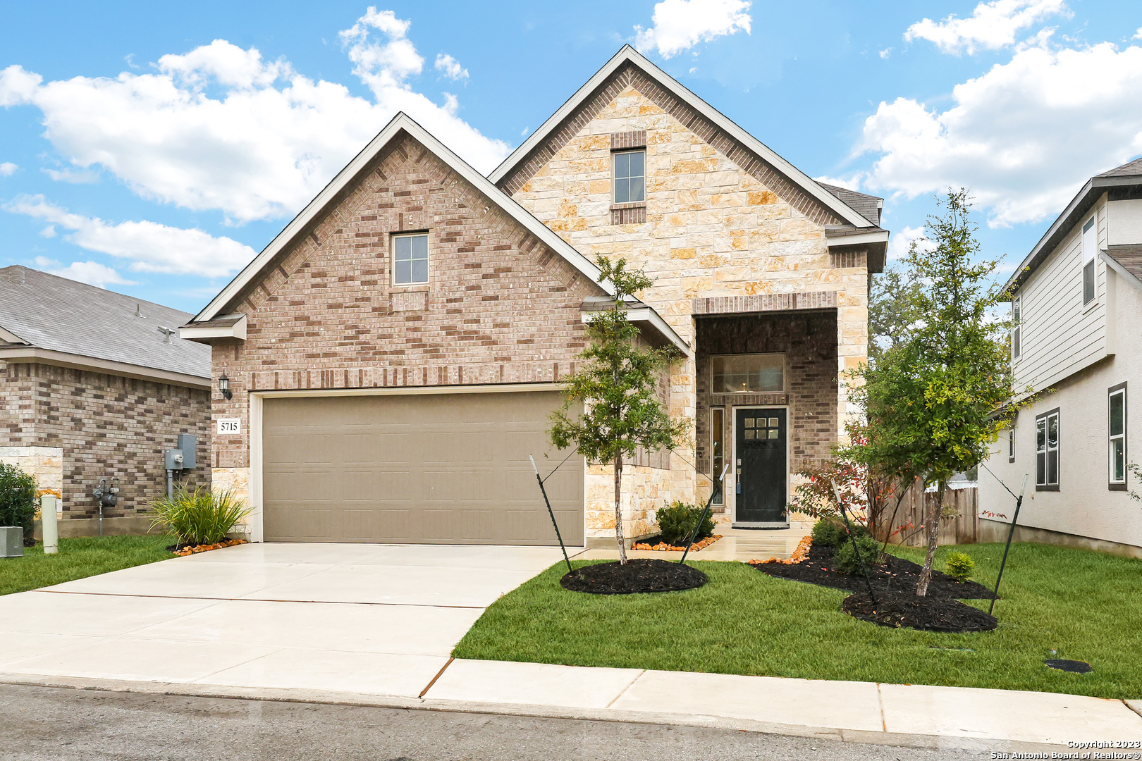 Property Photo: 5715 Pin Pt TX 78266