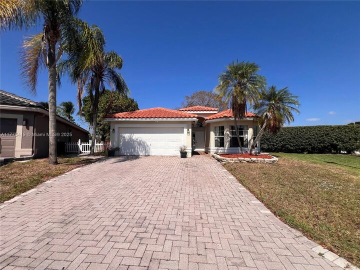 Property Photo: 10789 Barque Ct FL 33498