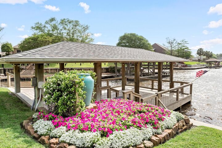 Property Photo:  145 Greenhead Point  TX 77630 