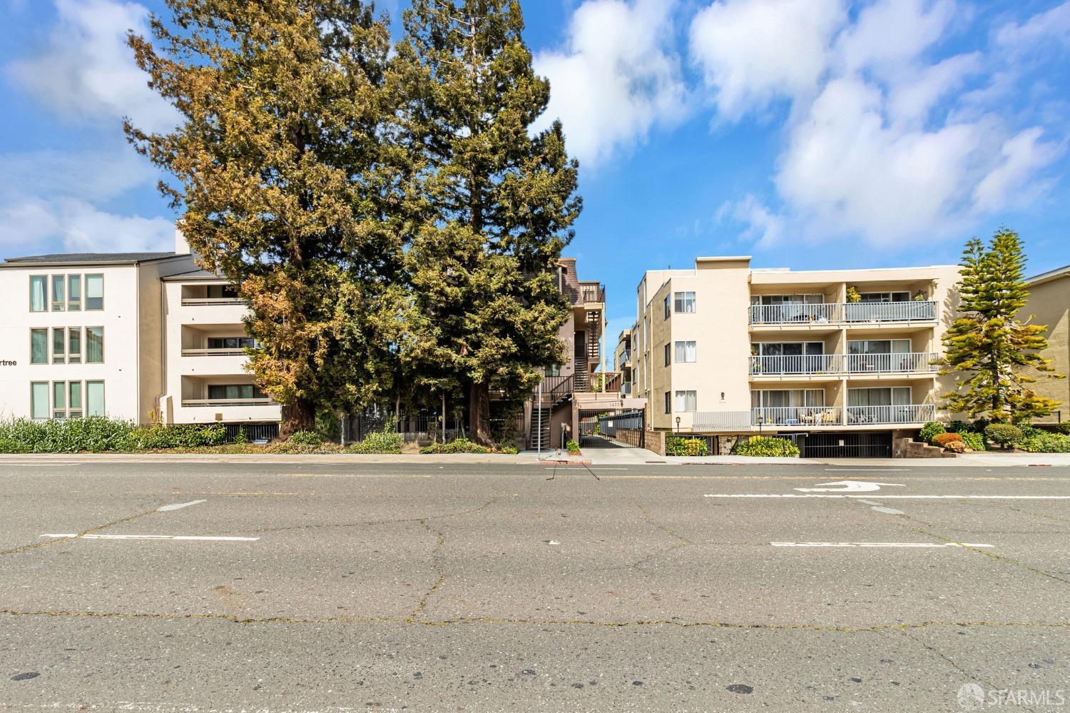 Property Photo:  1432 San Carlos Avenue 4  CA 94070 