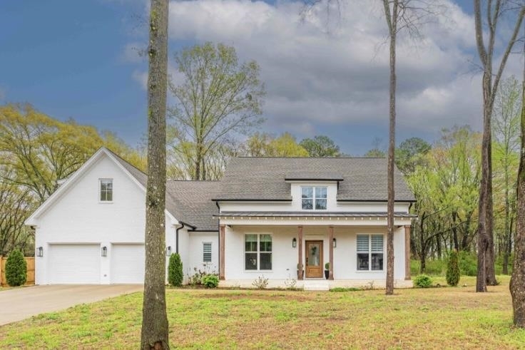 Property Photo: 108 River Colors Dr AL 35661 - MUSCLE S