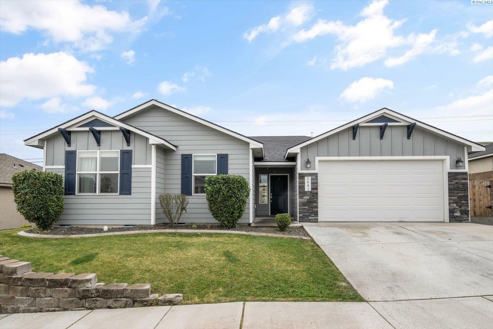 Property Photo:  2641 W 44th Pl  WA 99337 