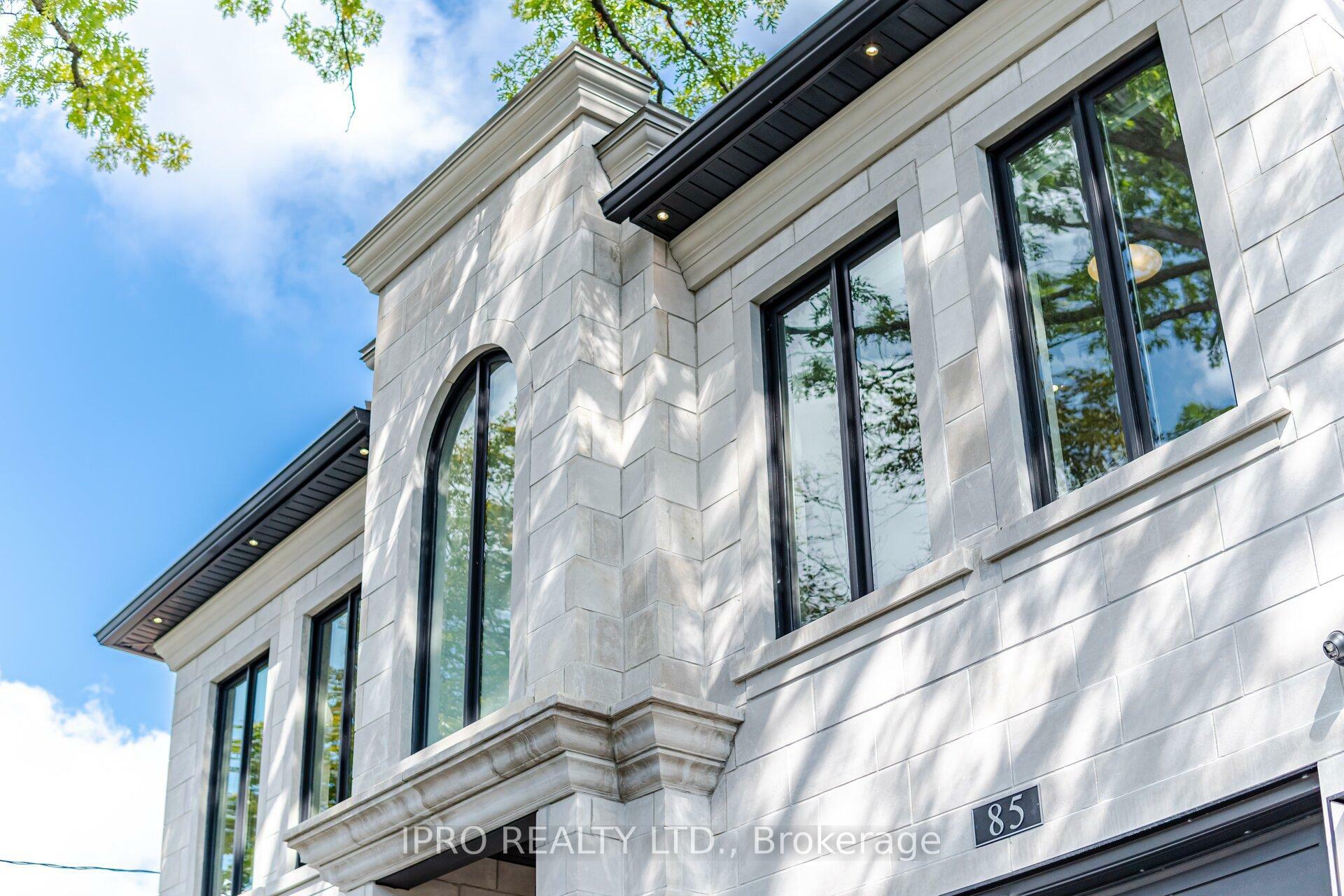 Property Photo: 85 Kingsway Crescent ON M8X 2R8
