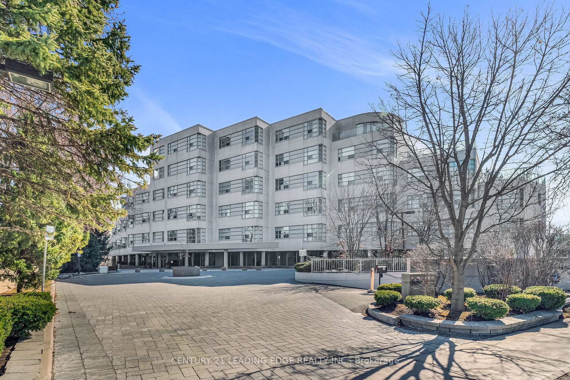 1 Watergarden Way 208  Toronto ON M2K 2Z7 photo