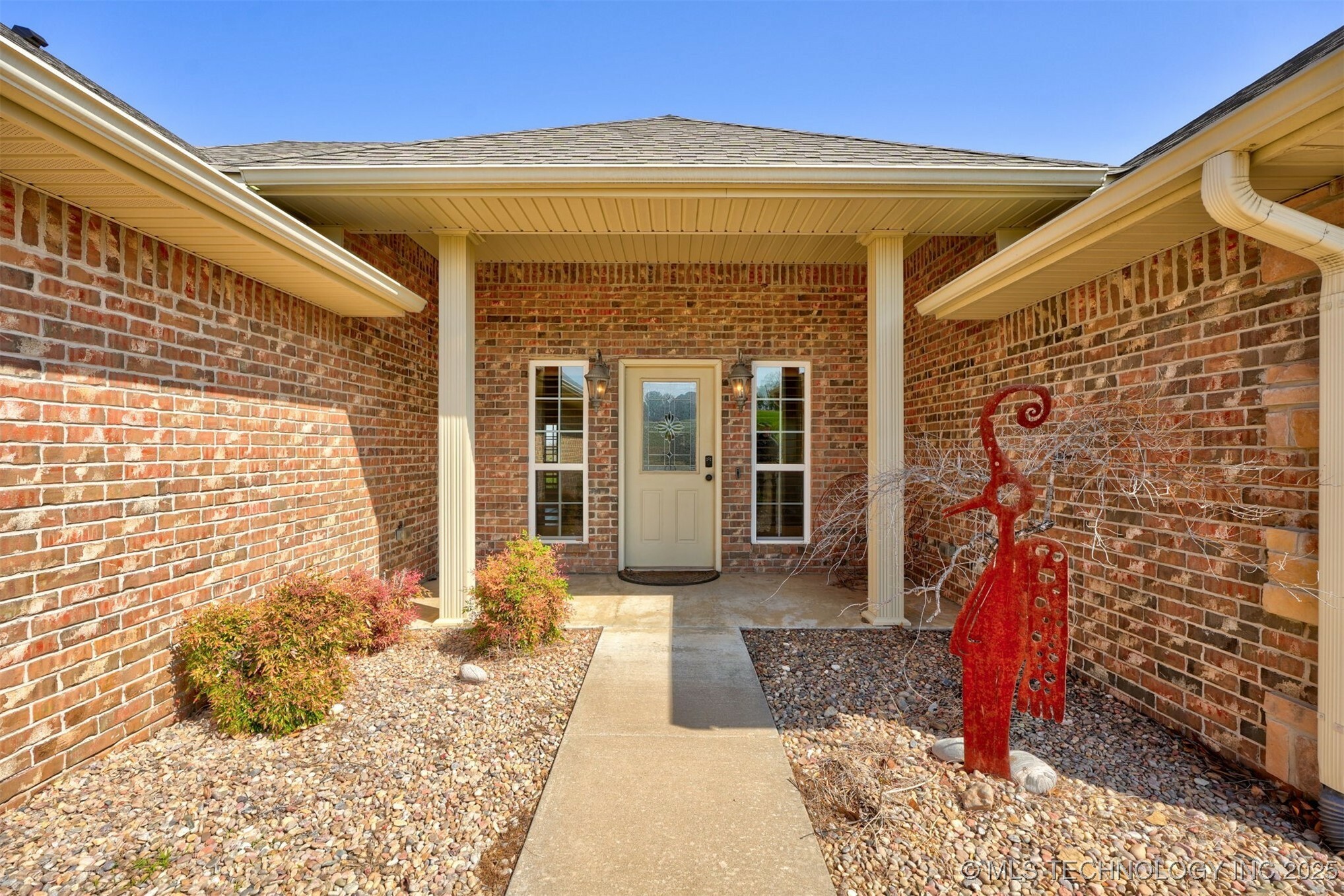 Property Photo: 917 Country Club Drive OK 74023