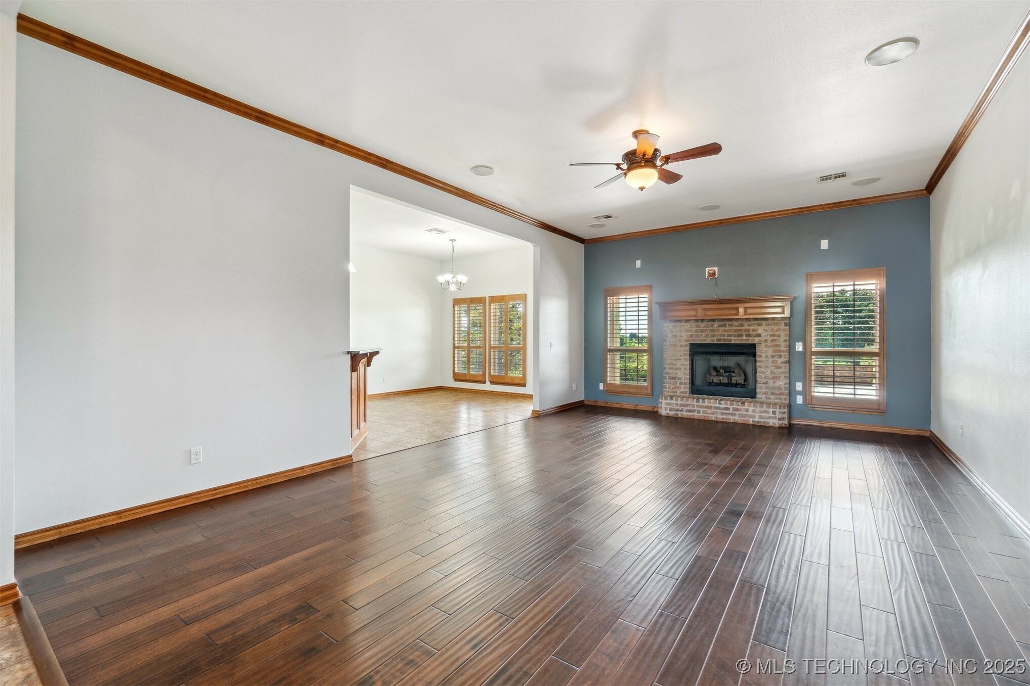Property Photo: 917 Country Club Drive OK 74023
