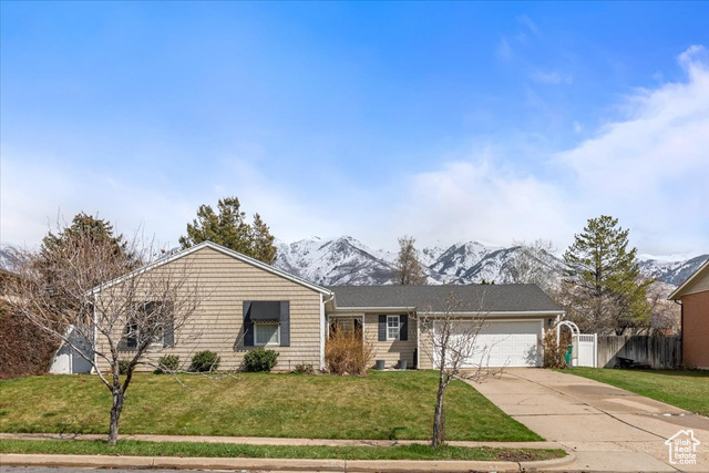 Property Photo: 1174 N Cherrywood Dr UT 84041
