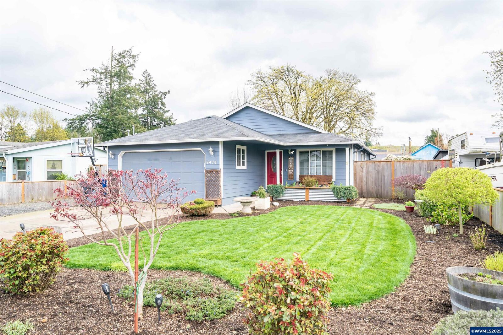 Property Photo:  7474 5th St SE  OR 97392 