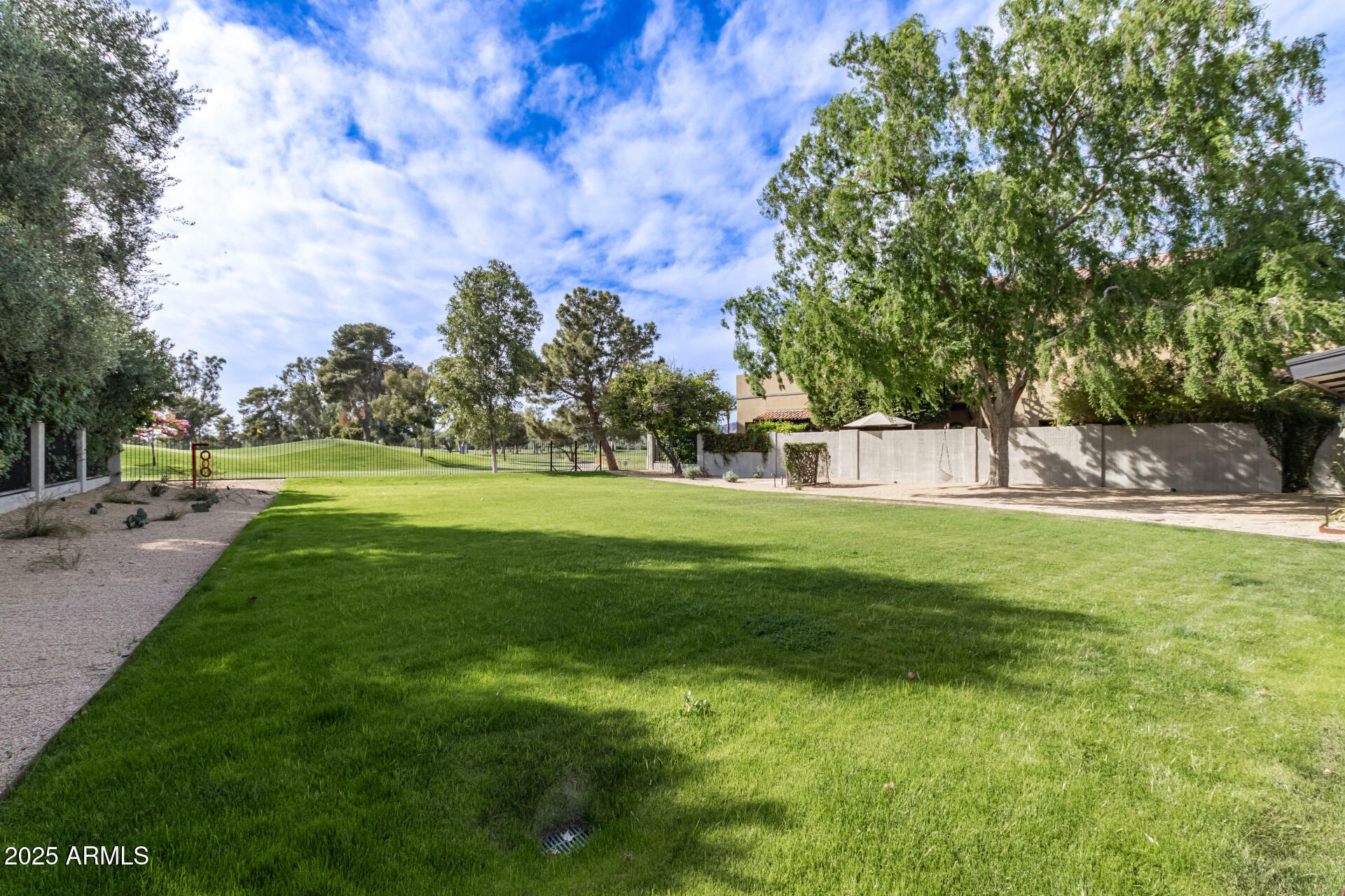 Property Photo: 5960 E Orange Blossom Lane AZ 85018