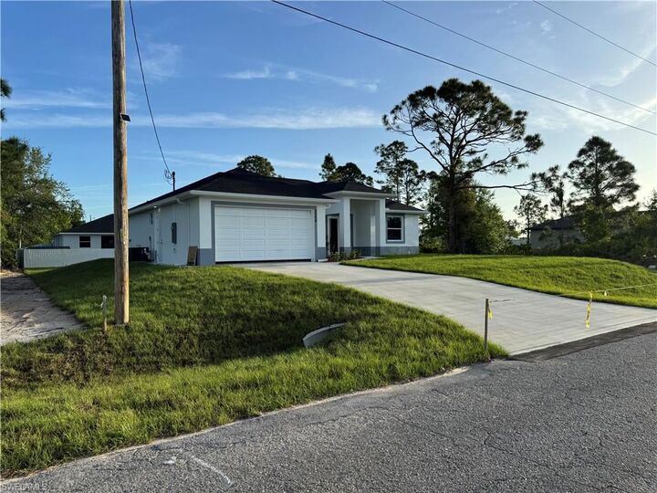 Property Photo: 3308 17th St SW FL 33976