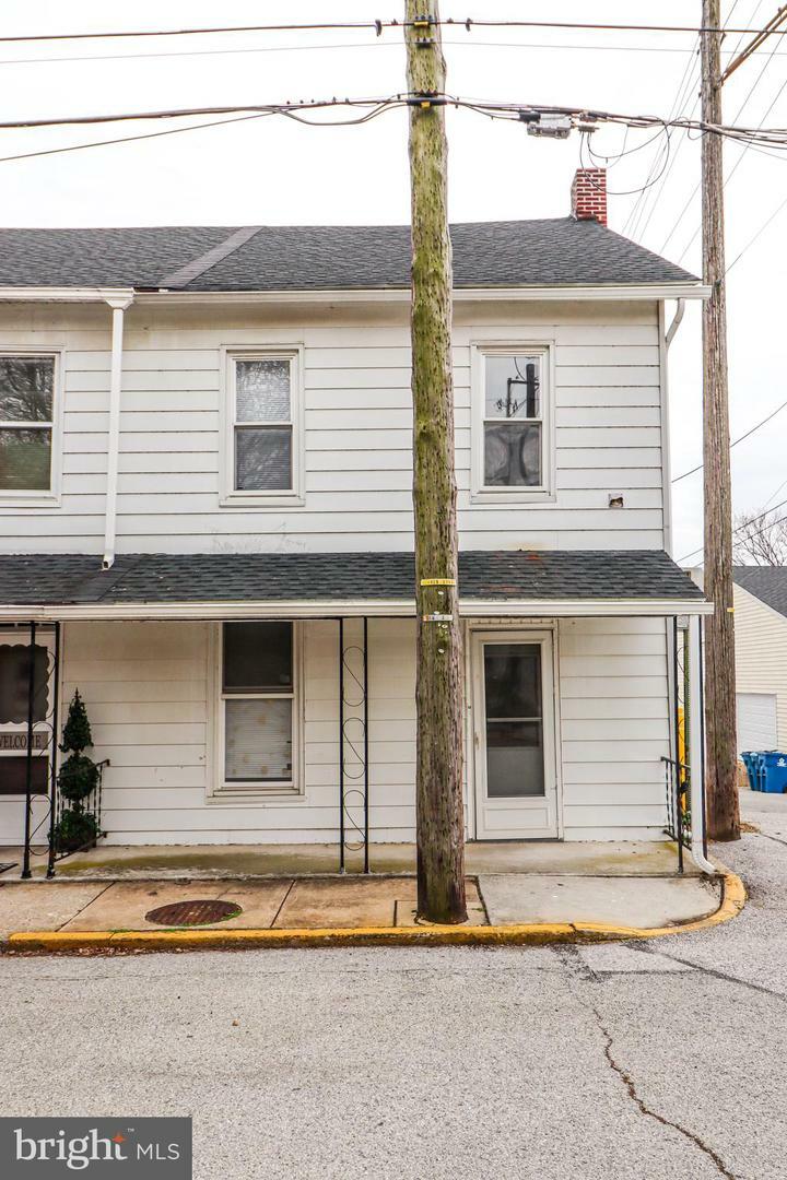 Property Photo: 52 E Constitution Avenue PA 17362