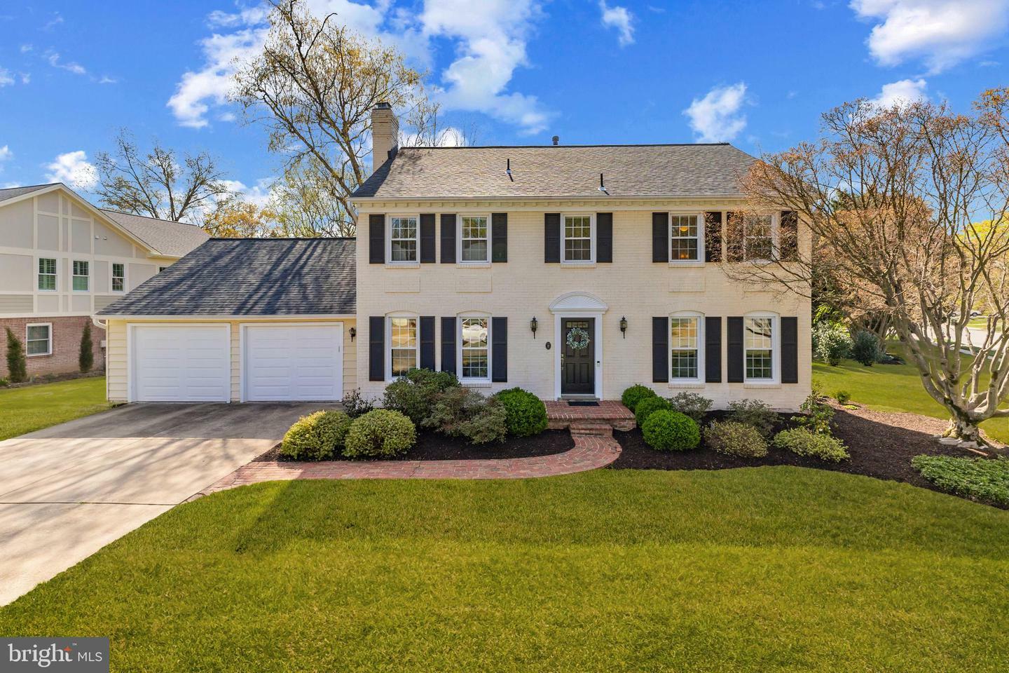 Property Photo: 3719 Carriage House Court VA 22309