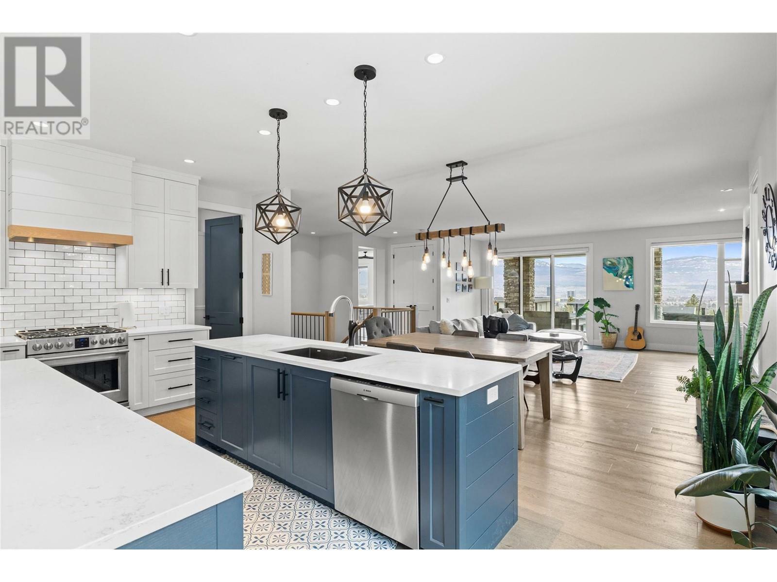 Property Photo: 876 Boynton Place BC V1V 2Y1
