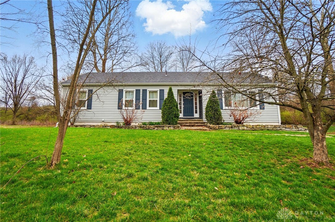 Property Photo:  1380 Old Country Lane  OH 45414 