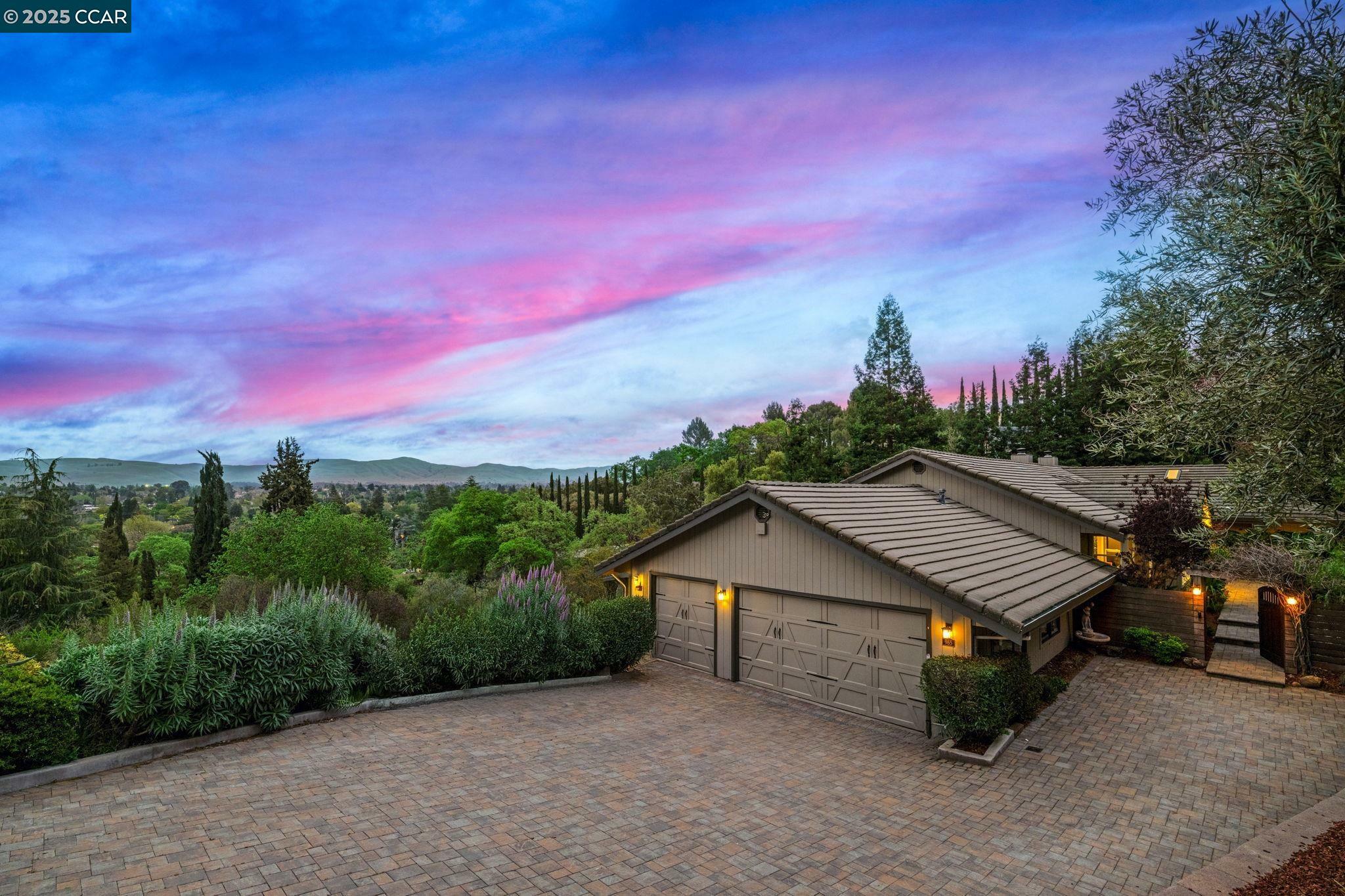 Property Photo: 965 Ridge Dr CA 94518
