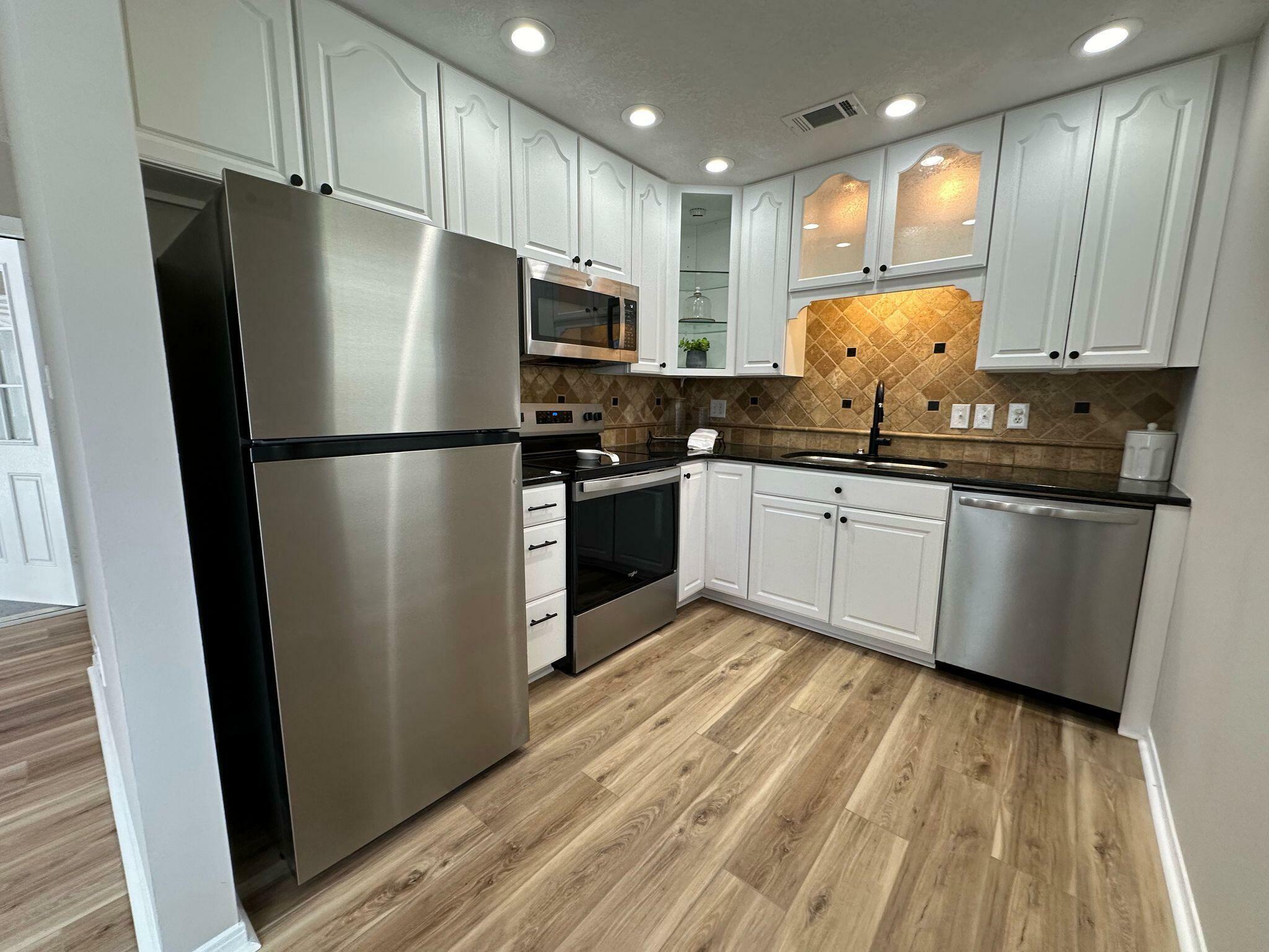Property Photo: 1 Kelly Way FL 32580