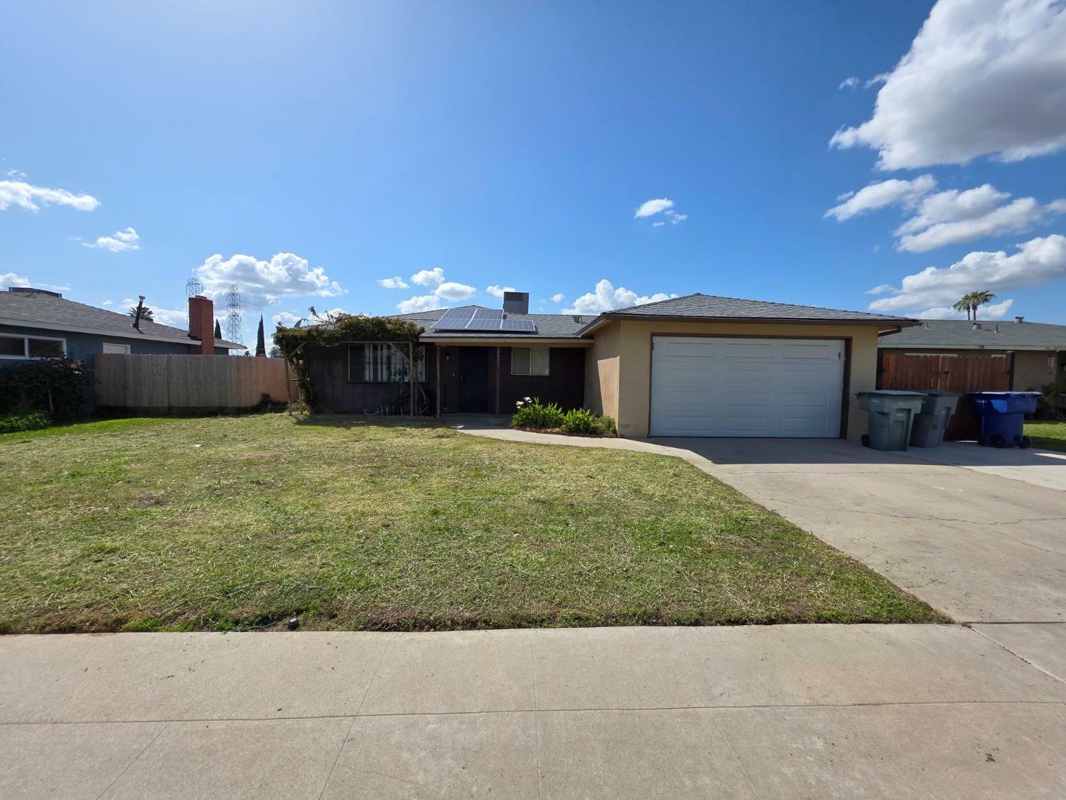 4571 N Kavanagh Avenue  Fresno CA 93705 photo