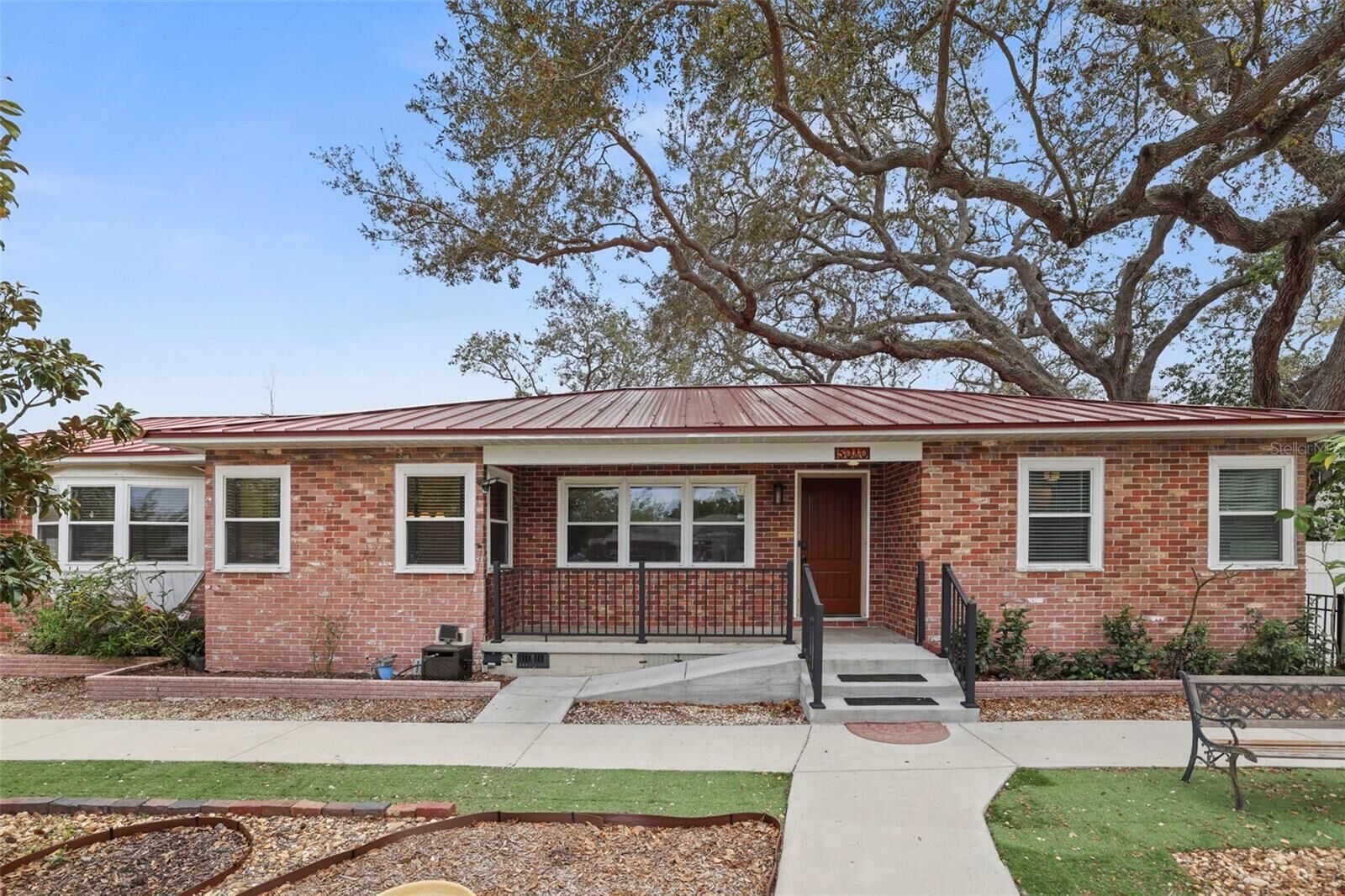 Property Photo: 5010 45th Avenue N FL 33709