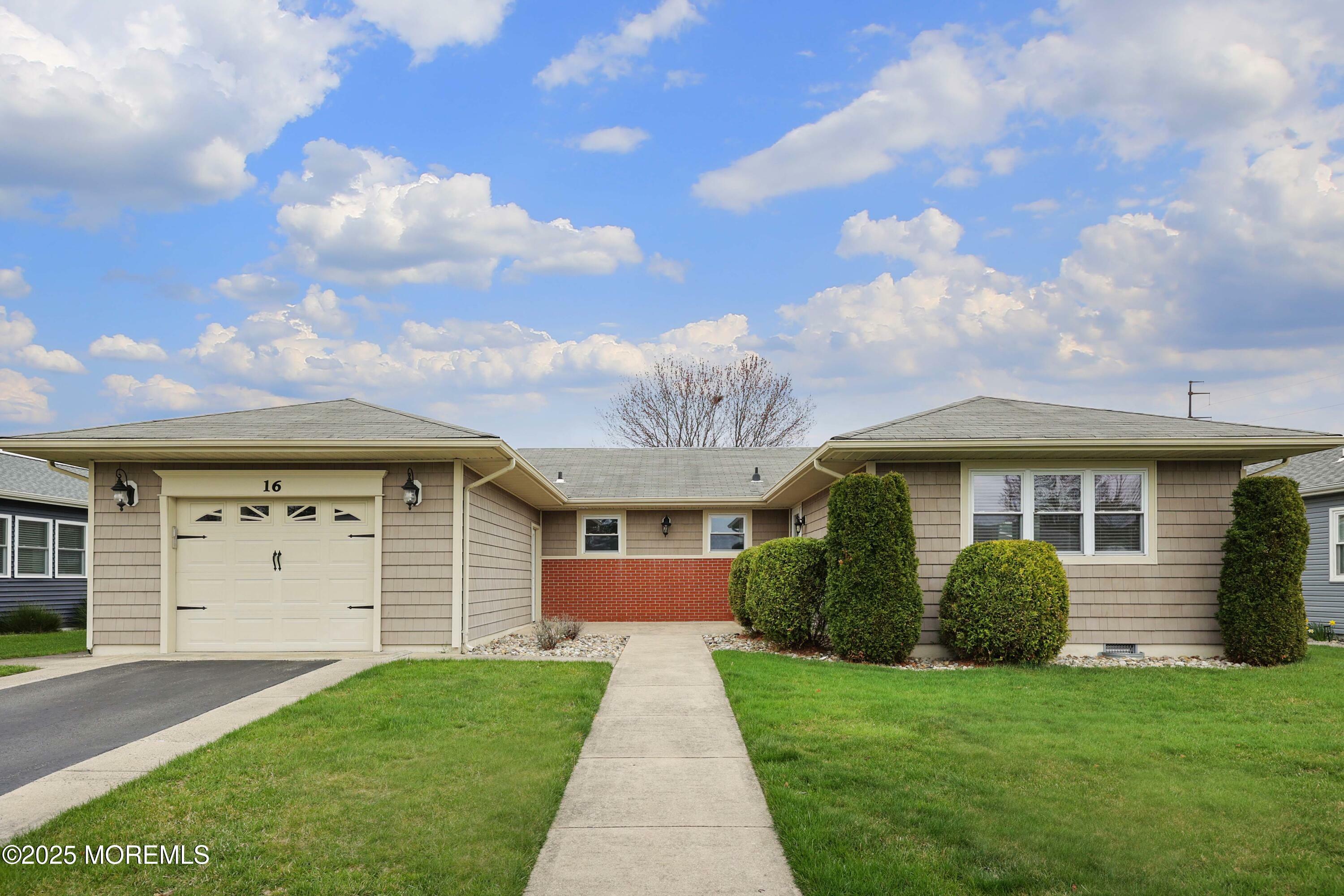 Property Photo:  16 Mayaquez Lane  NJ 08757 