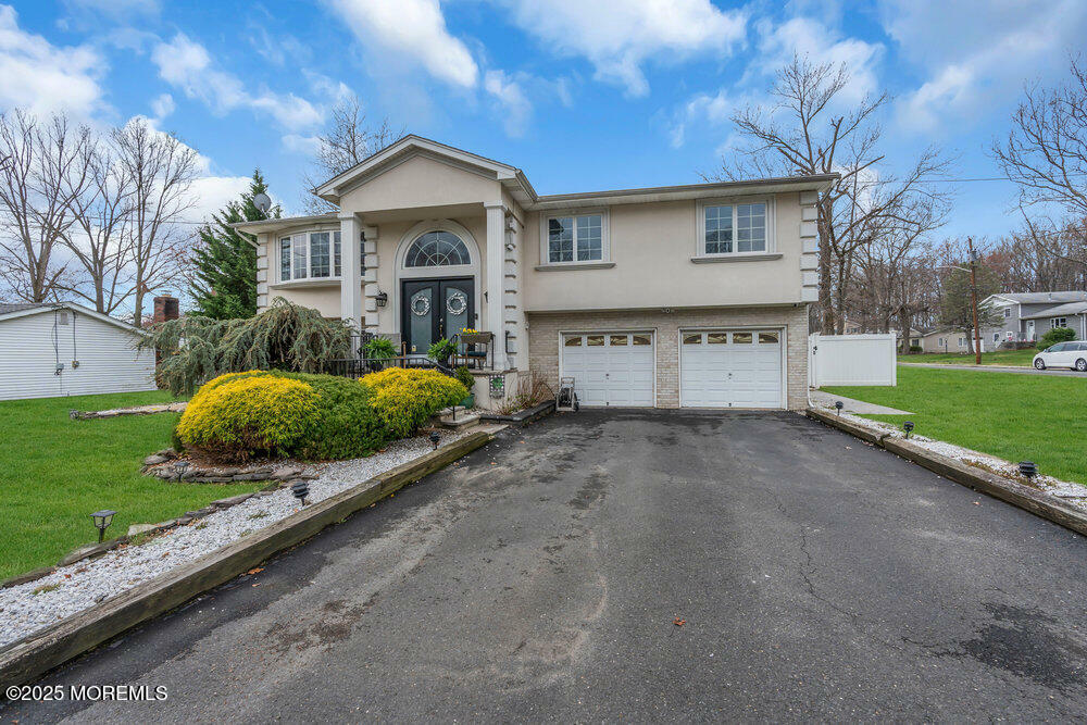 Property Photo: 29 Valley Vale Drive NJ 08857