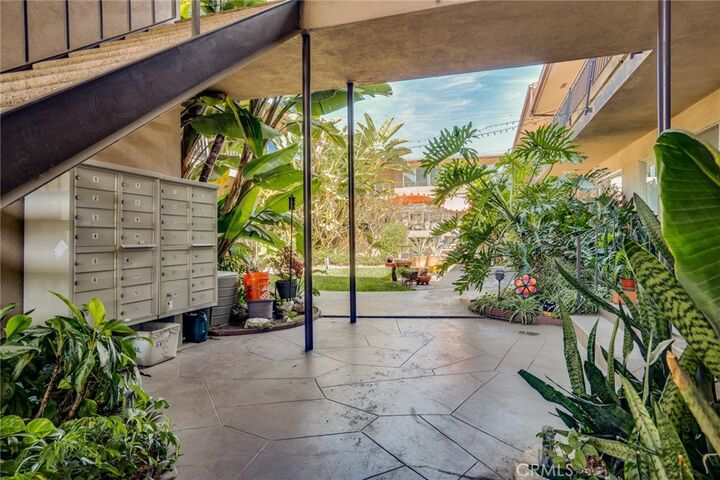Property Photo: 1023 E 1st Street 19 CA 90802