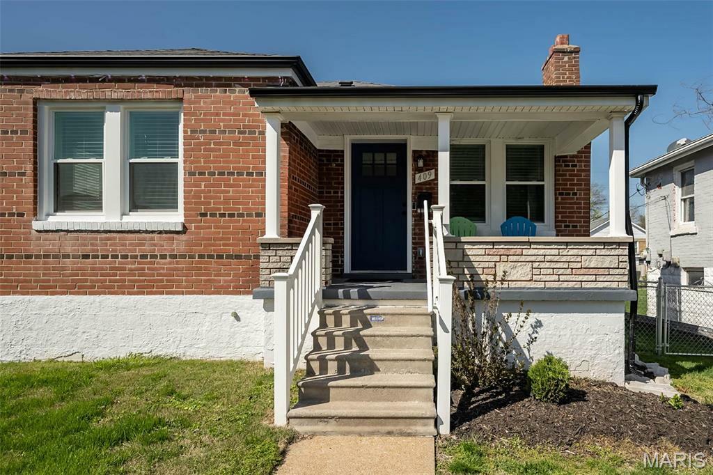 Property Photo: 409 Jett Avenue MO 63125