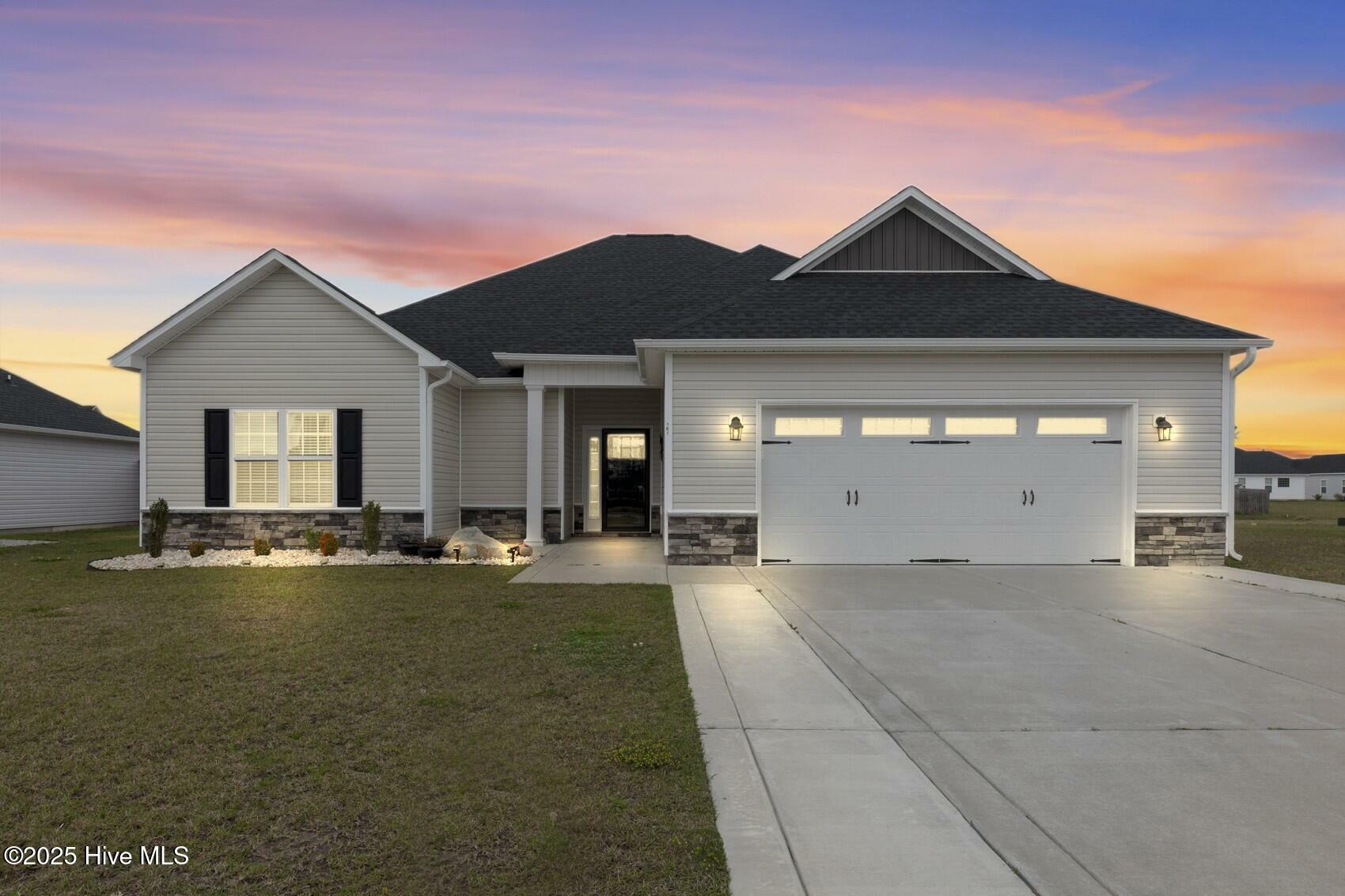 Property Photo:  407 Tyrrell Trail  NC 28546 