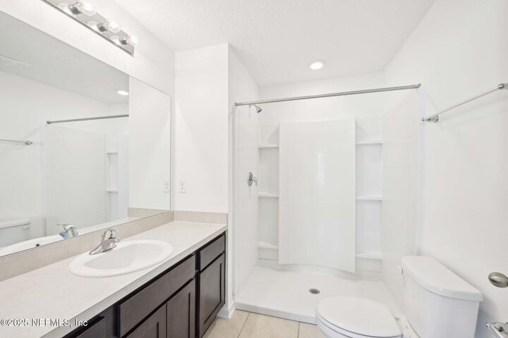 Property Photo: 4924 Earthshine Road FL 32256