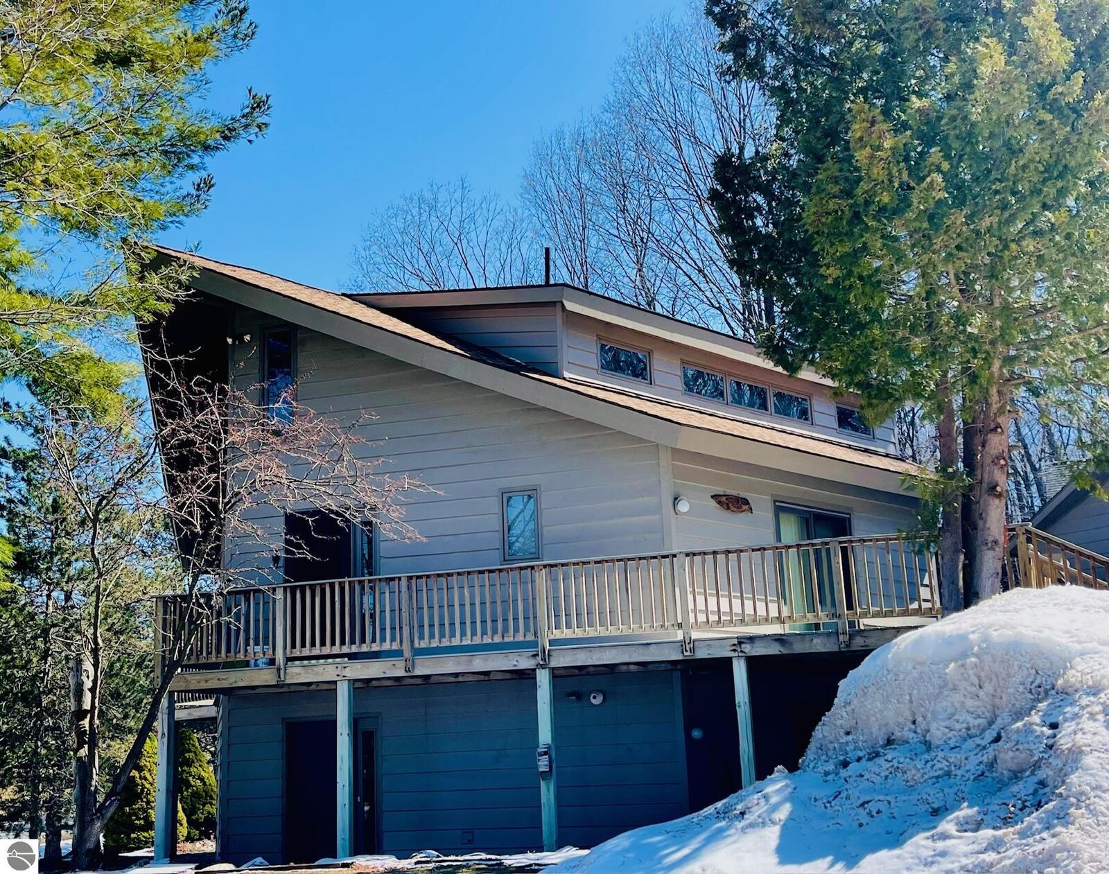 Property Photo: 5335 Golfview Road MI 49615