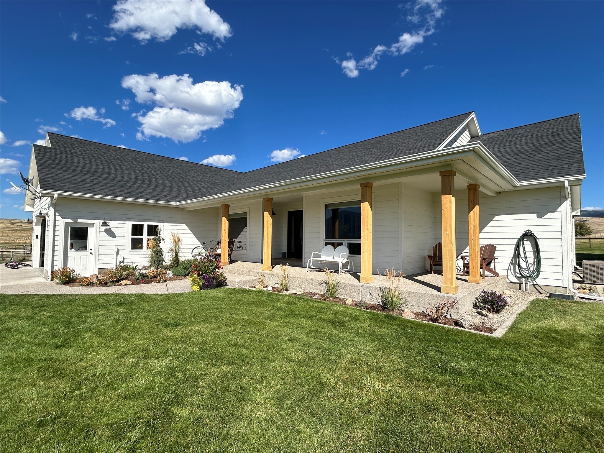 Property Photo: 5632 Fairview Lane MT 59833