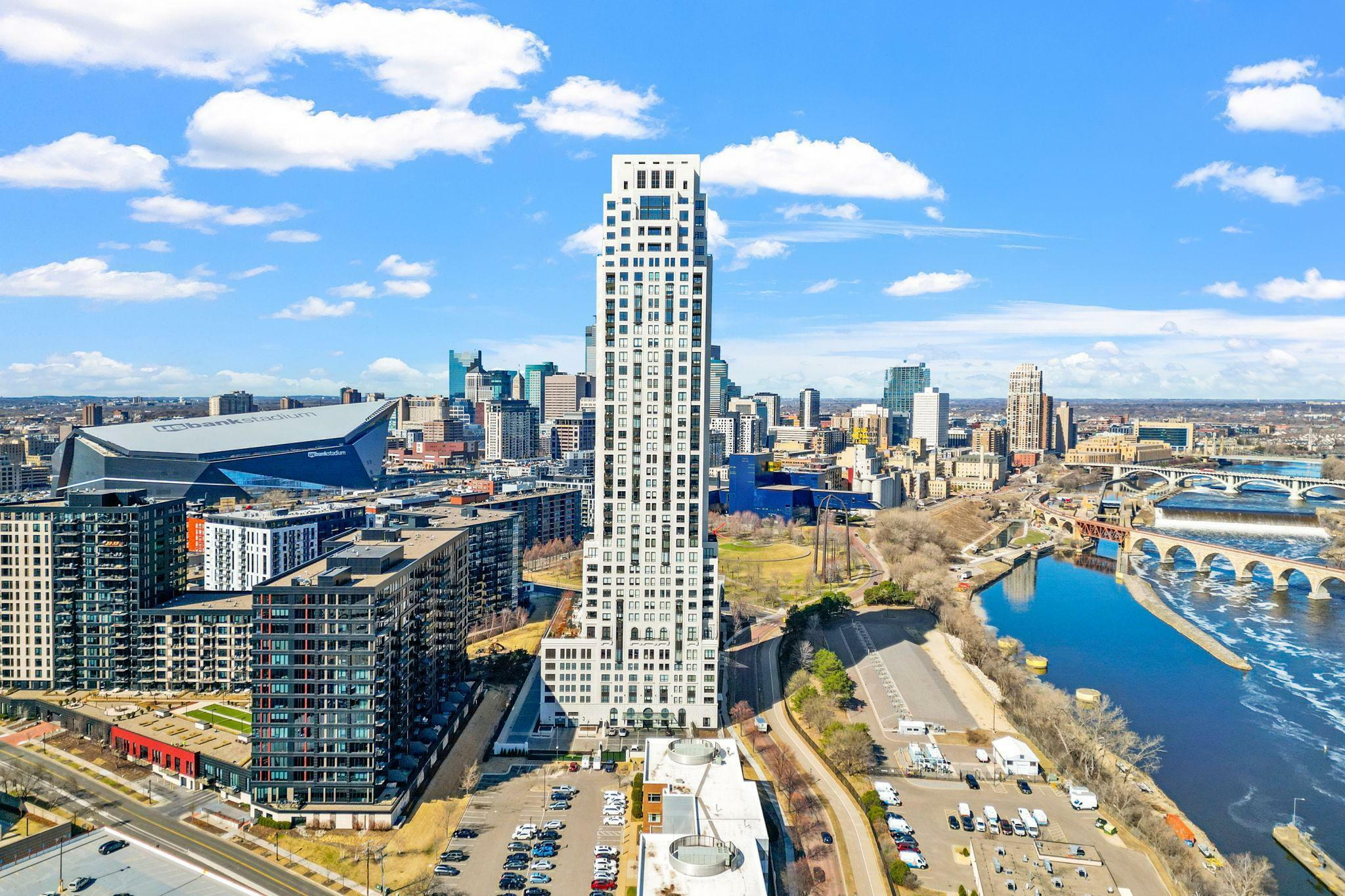 1111 W River Parkway 11D  Minneapolis MN 55415 photo