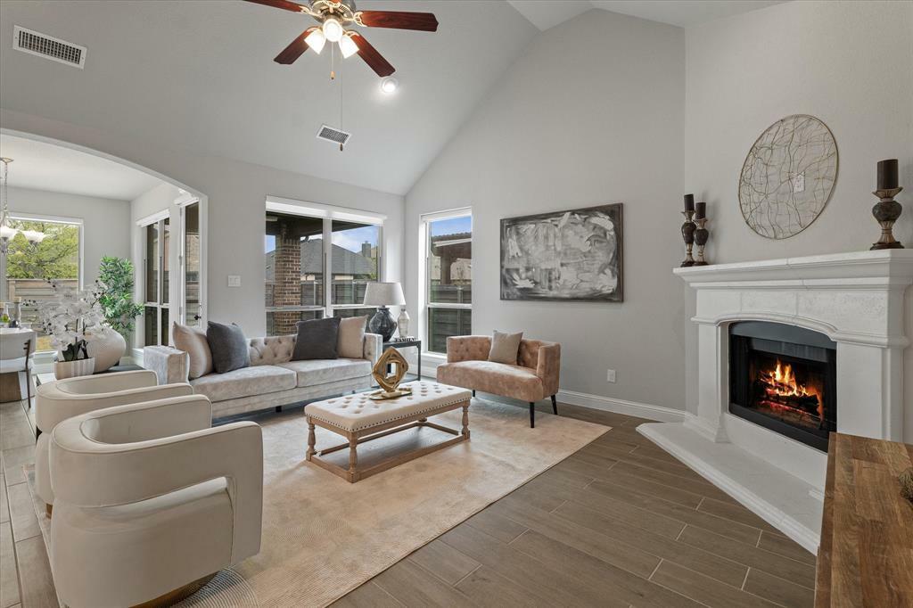 Property Photo: 817 Pier Street TX 76227