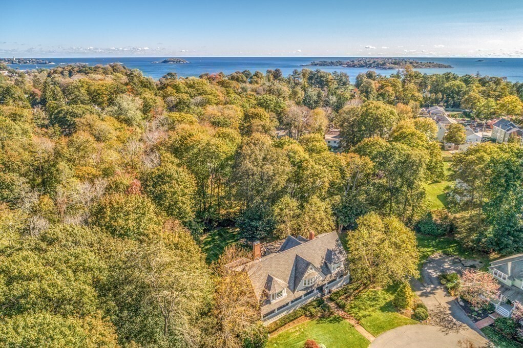 Property Photo:  6 Chanticleer Dr  MA 01915 