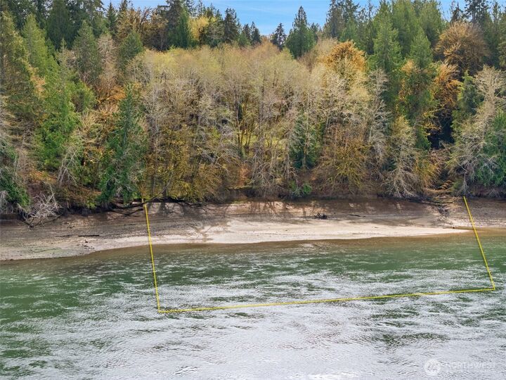 Property Photo:  4 Xx SE Sea Der Hok Lane  WA 98584 