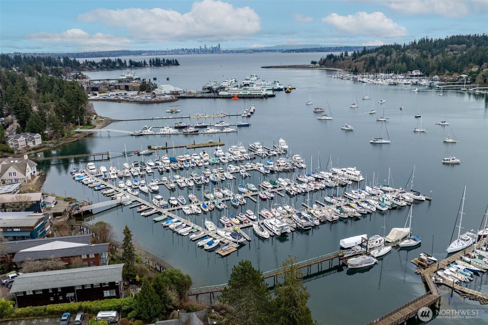 Property Photo:  141  Parfitt Way SW A-44  WA 98110 