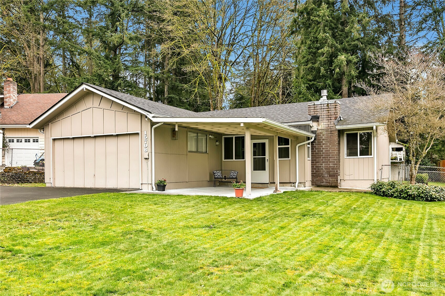 Property Photo: 15706 203rd Place SE WA 98059
