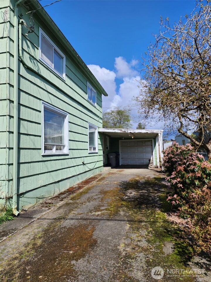 Property Photo:  214 N Washington Street  WA 98520 