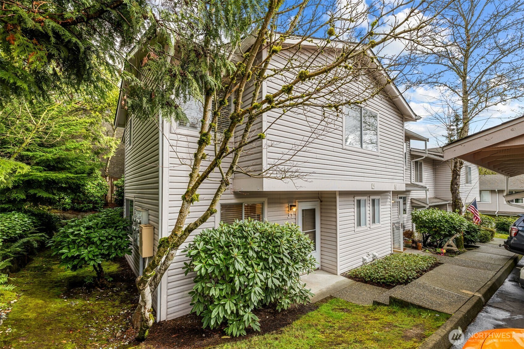 Property Photo:  18910  Bothell-Everett Highway J1  WA 98012 
