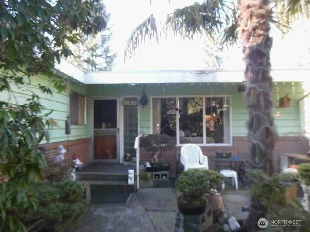Property Photo: 11545 6th Place NE WA 98125