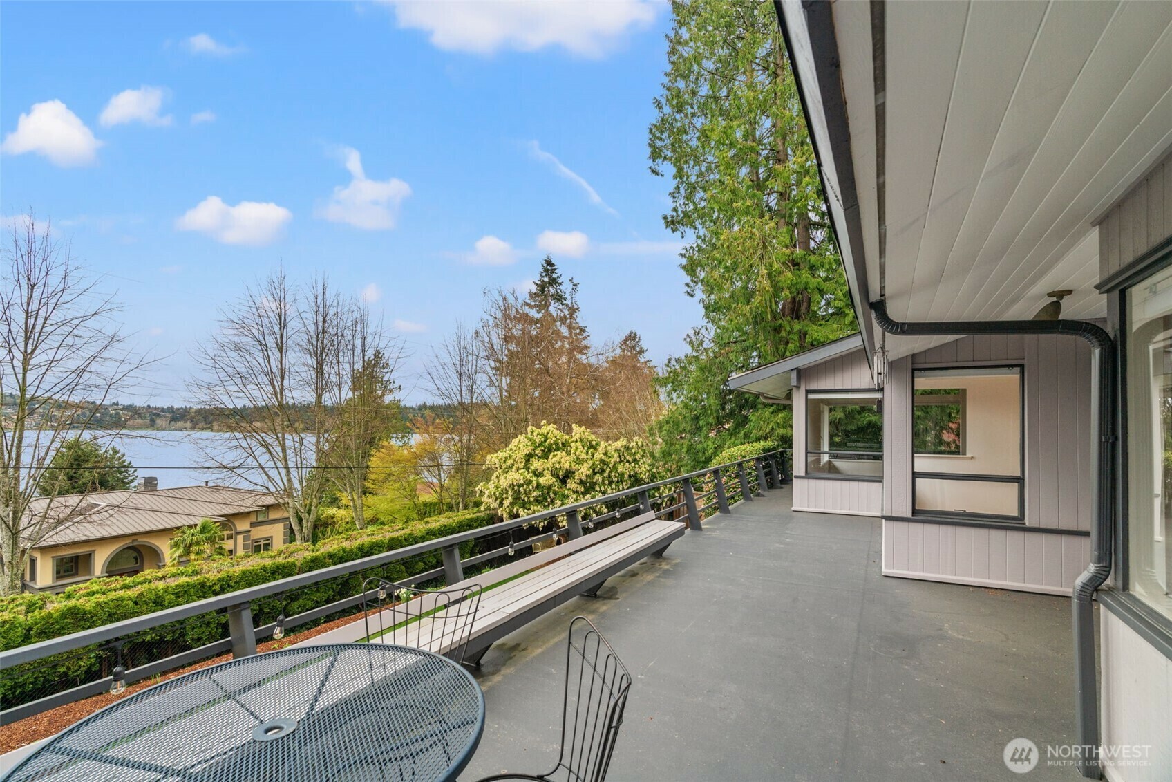 Property Photo:  10  Shore Lane  WA 98040 
