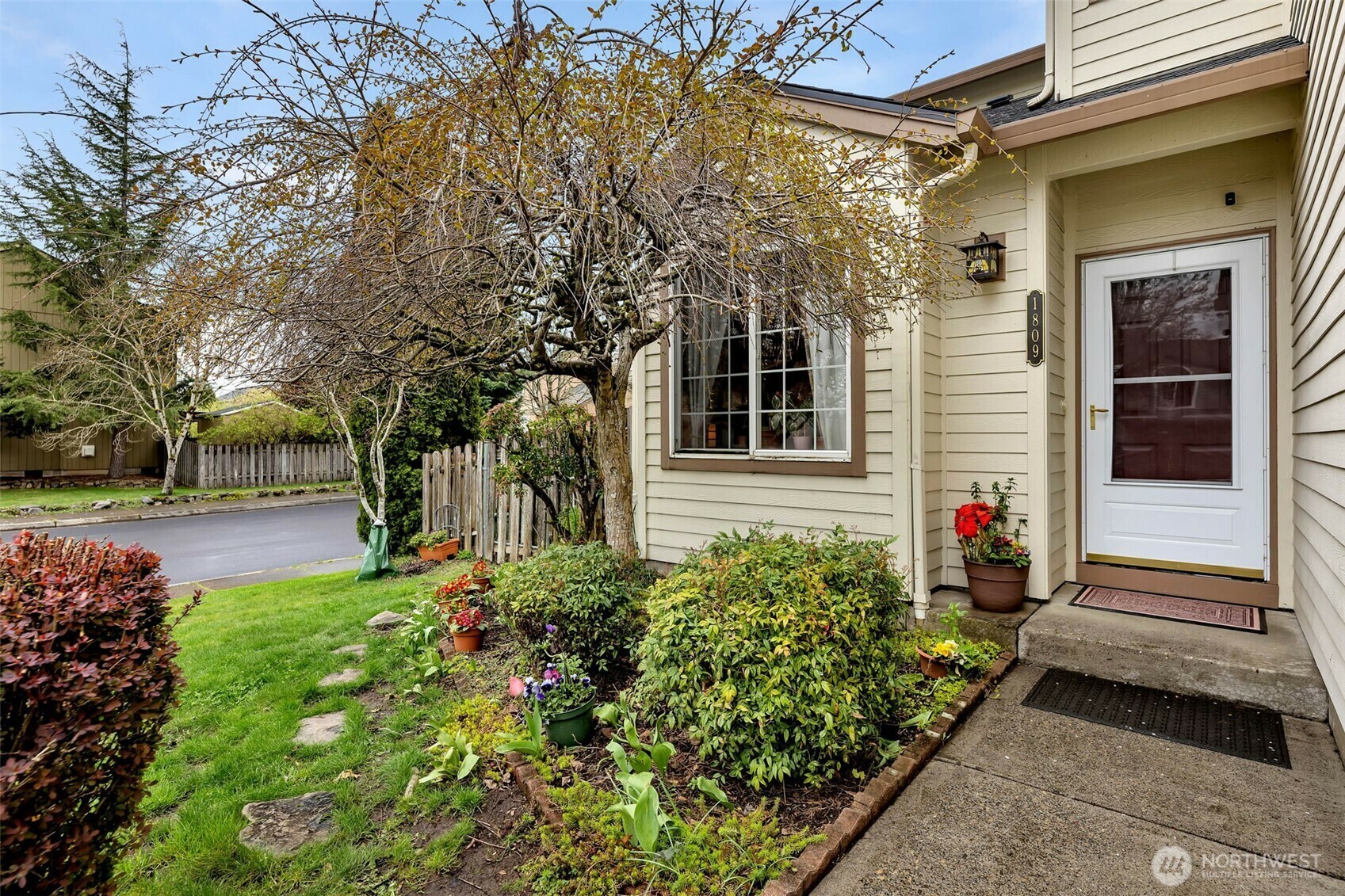 Property Photo: 1809 SE 186th Pl WA 98683