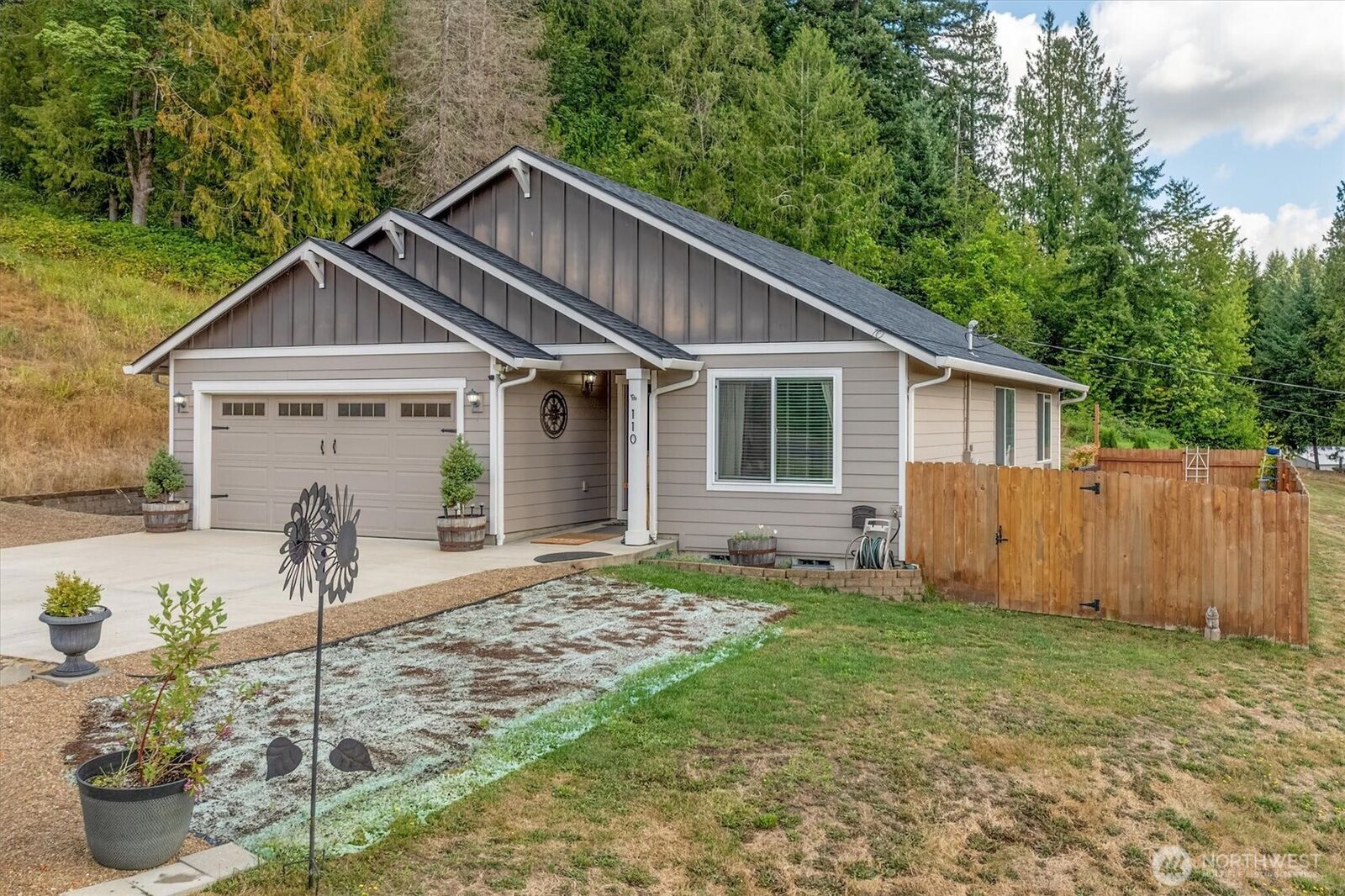 Property Photo:  110  Axis Road  WA 98611 