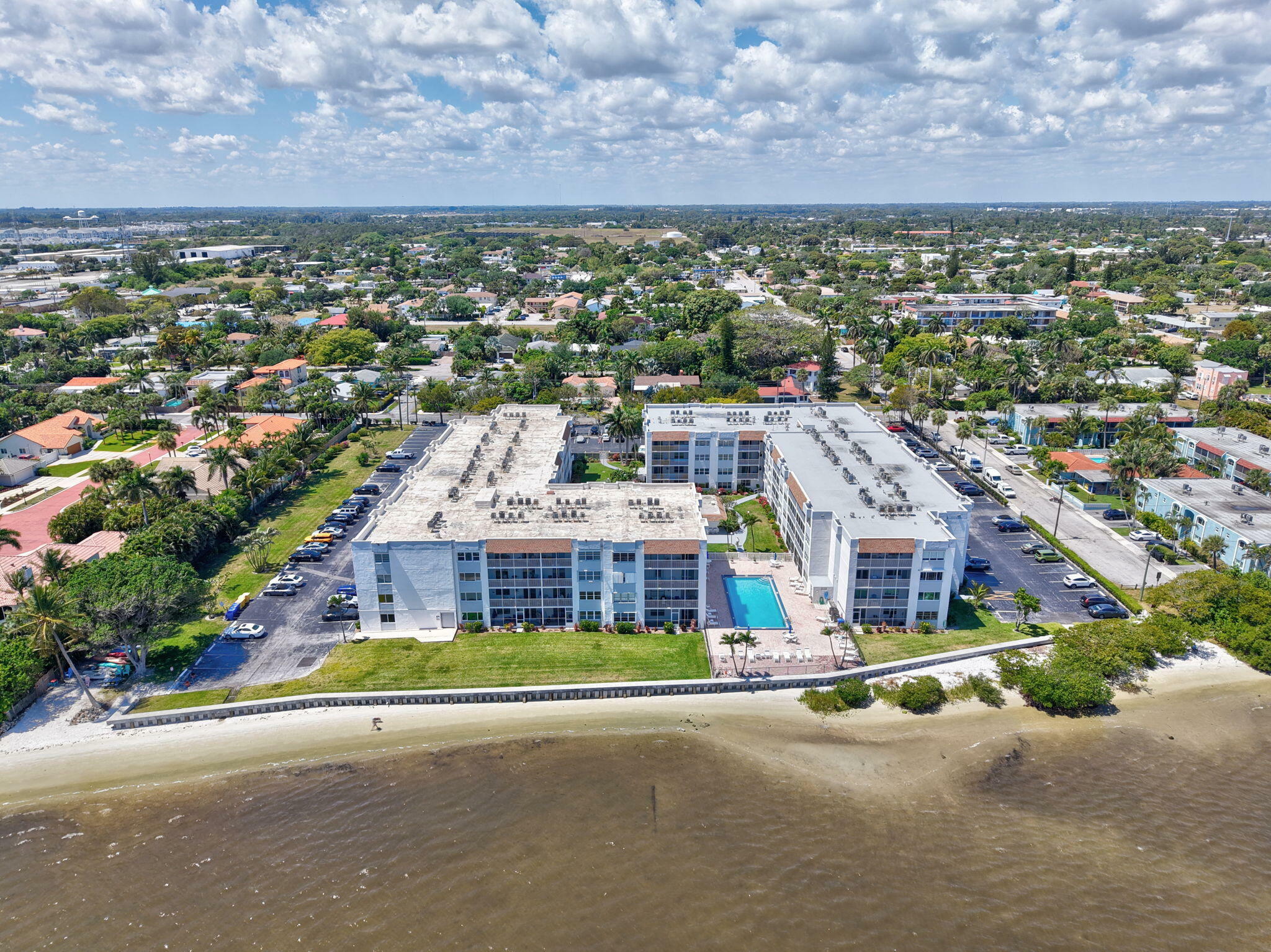 Property Photo: 1502 S Lakeside Drive 318 FL 33460