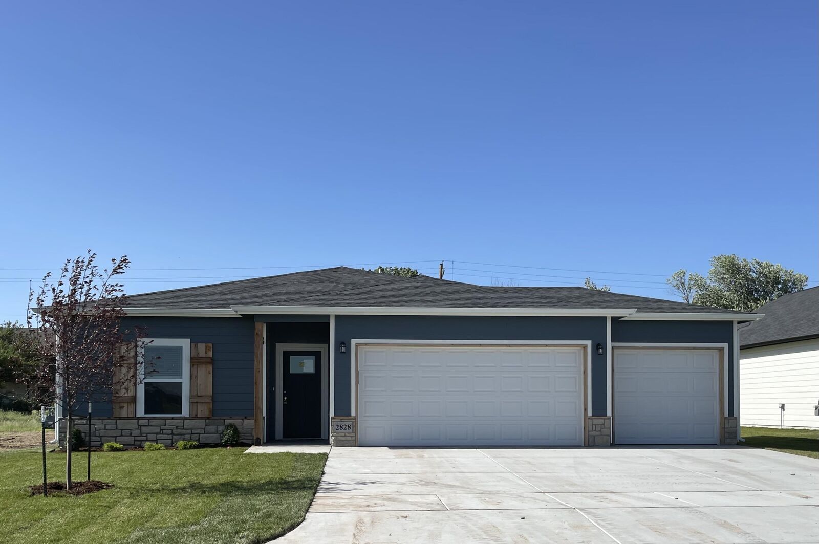 Property Photo: 2828 S Maize Ct KS 67215