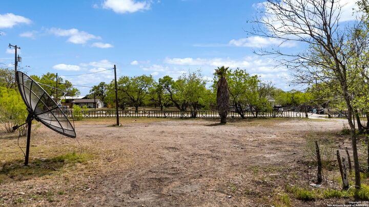 Property Photo:  667 W Petaluma  TX 78221 