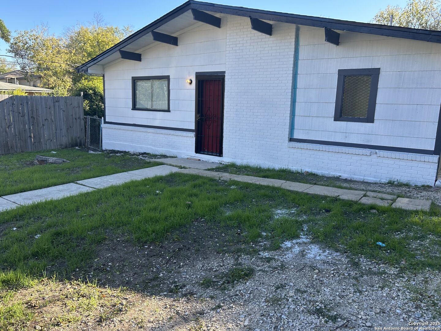 Property Photo: 254 Havana TX 78228