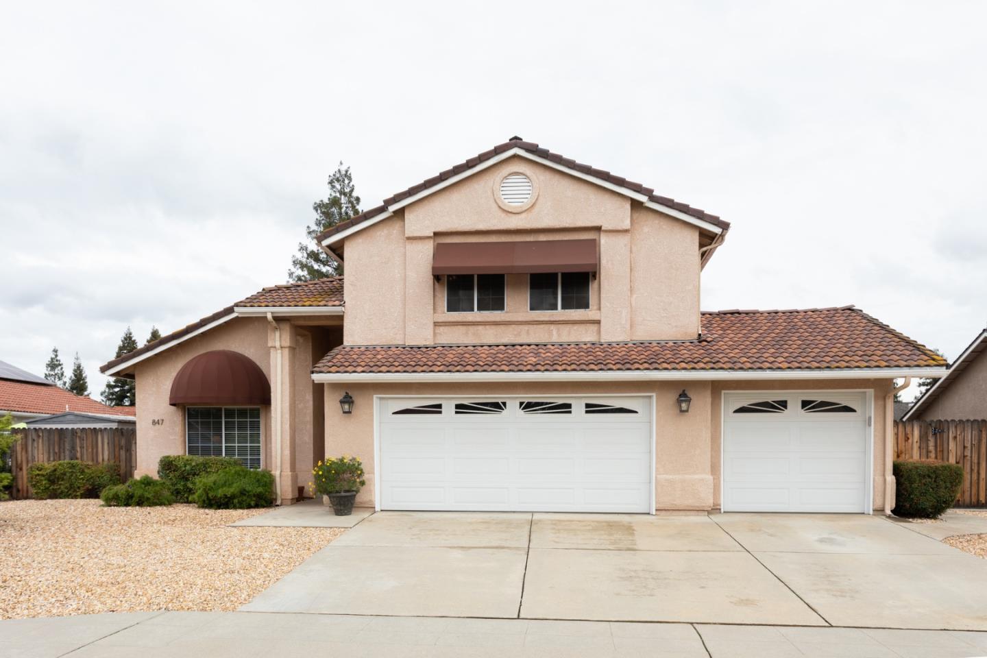 Property Photo: 847 Amber Avenue CA 93611