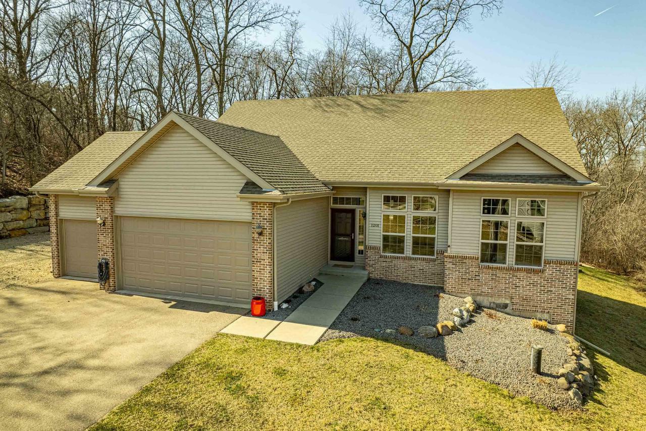 Property Photo: 1201 East Iva Court WI 53534