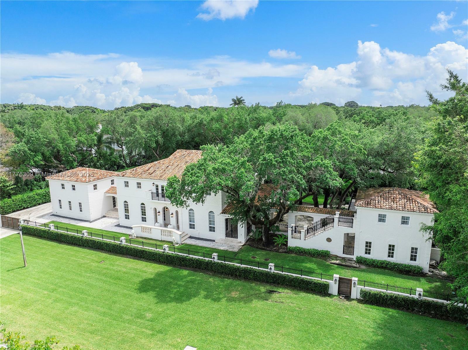 Property Photo: 506 Sunset Dr FL 33143