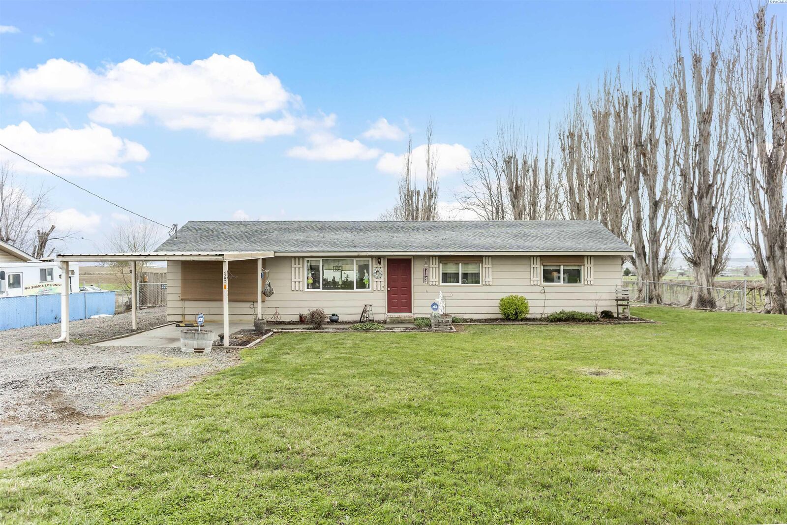 Property Photo:  4302 Independence Road  WA 98944 